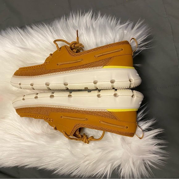 COLE HAAN - Picture 5 of 7